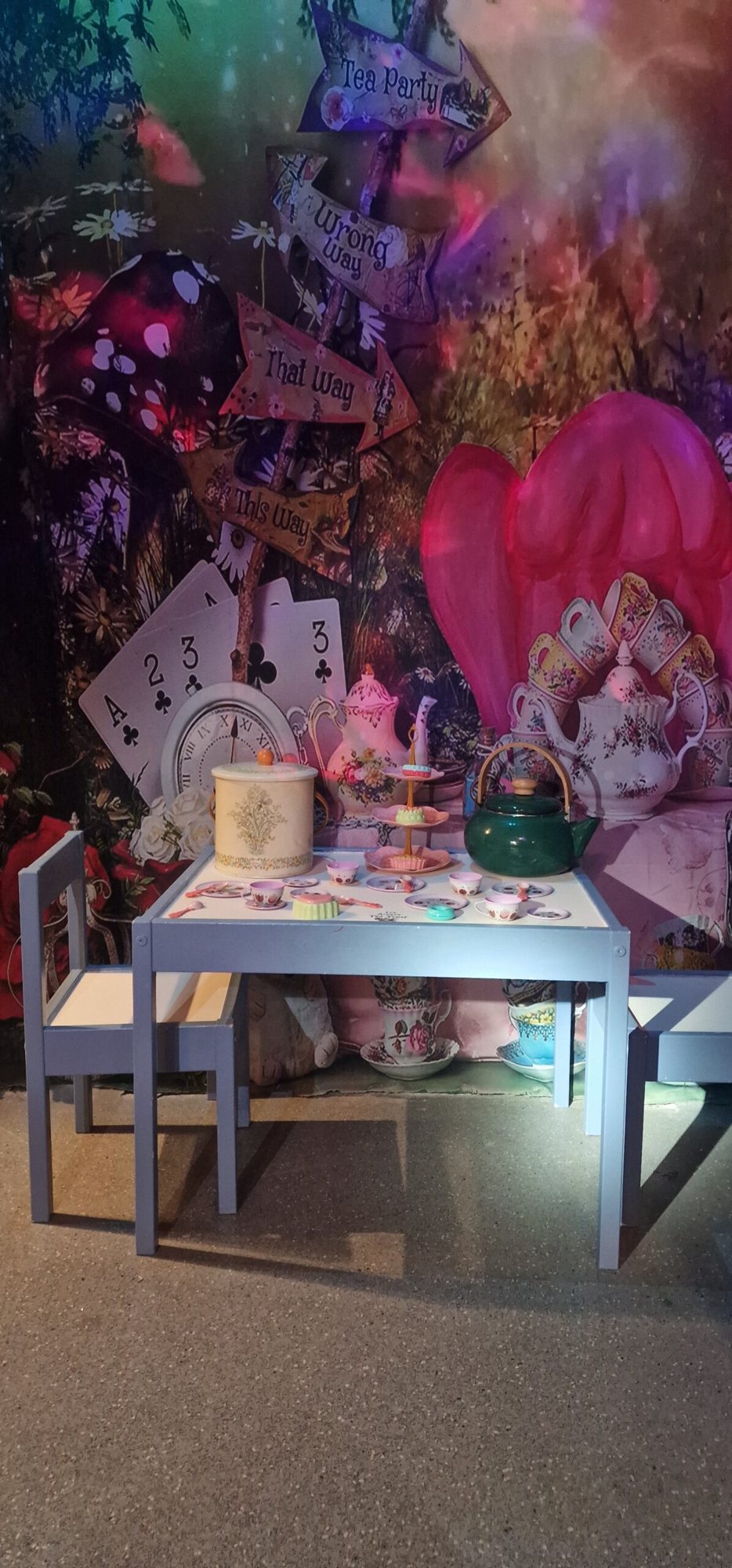 white rabbit escape room photo 1